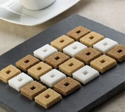 55 Sucres Moulés - Boîte Distributrice - Carrément Sucre - CANASUC -Smeg Soldes Boutique canasuc carre distri2