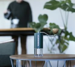 Moulin à Café Manuel COMANDANTE C40 MK4 Nitro Blade Racing Green -Smeg Soldes Boutique comandante racinggreen 4