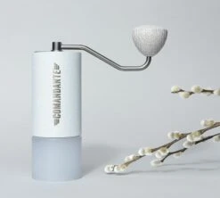 Moulin à Café Manuel COMANDANTE C40 MK4 Nitro Blade Snow White -Smeg Soldes Boutique comandante snow 4