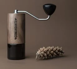 Moulin à Café COMANDANTE C40 MK4 Nitro Blade Virginia Walnut 8 Moulin à Café COMANDANTE C40 MK4 Nitro Blade Virginia Walnut -Smeg Soldes Boutique comandante virginia walnut 2