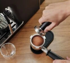 Machine Expresso DELONGHI EC9155.MB La Specialista Arte + Kit Barista 12 Machine Expresso DELONGHI EC9155.MB La Specialista Arte + Kit Barista -Smeg Soldes Boutique delonghi laspecialista arte 6