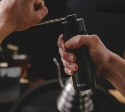 Moulin à Café Manuel D-KANTA MG05 Noir + Café De Spécialité Offert -Smeg Soldes Boutique dkanta moulinmanuel 2