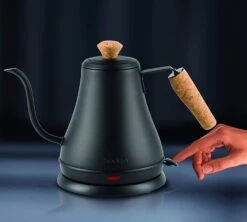 Bouilloire électrique BODUM à Long Bec Gooseneck Noir Mat 0.8L 7 Bouilloire électrique BODUM à Long Bec Gooseneck Noir Mat 0.8L -Smeg Soldes Boutique gooseneck noir2