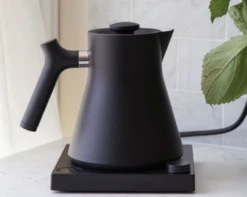 Bouilloire Corvo EKG - Noir Mat - FELLOW 9 Bouilloire Corvo EKG - Noir Mat - FELLOW -Smeg Soldes Boutique image secondaire capture 1