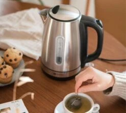 Bouilloire KT101 1.7L Inox + Verre Pylano + Offre Cadeau KOTTEA 14 Bouilloire KT101 1.7L Inox + Verre Pylano + Offre Cadeau KOTTEA -Smeg Soldes Boutique kkottea kt101 3