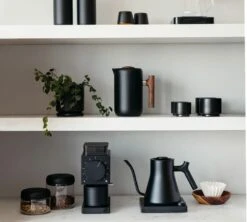 Tasse à Cappuccino - Monty Milk Art Noir Mat 19 Cl - FELLOW -Smeg Soldes Boutique lifestyle1