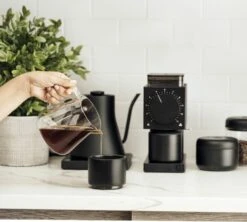 Tasse à Cappuccino - Monty Milk Art Noir Mat 19 Cl - FELLOW -Smeg Soldes Boutique lifestyle6