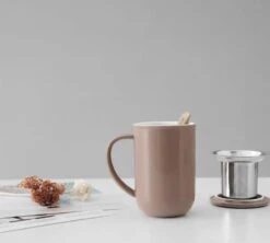 Mug Minima Stone Rose 50 Cl Avec Infuseur Inox - VIVA SCANDINAVIA 13 Mug Minima Stone Rose 50 Cl Avec Infuseur Inox - VIVA SCANDINAVIA -Smeg Soldes Boutique minima rose lifestyle3