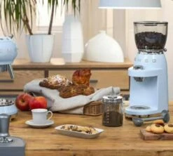 Set Petit-Déjeuner Machine Expresso ECF01PBEU Et Moulin à Café CGF01PBEU Bleu Azur - SMEG -Smeg Soldes Boutique moulin ba