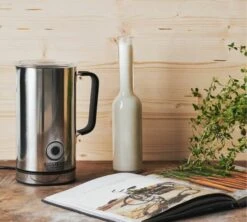 Mousseur à Lait électrique SJOSTRAND - Inox -Smeg Soldes Boutique mousseur lait sjostrand ambiance