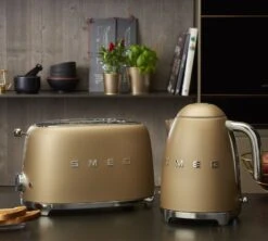 Bouilloire SMEG KLF03CHMEU Or Mat - 1.7L + Offre Cadeau -Smeg Soldes Boutique or mat smeg