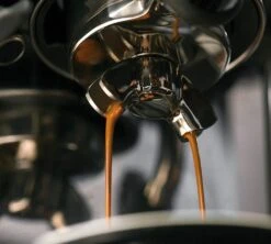 Machine Expresso SAGE The Barista Touch SES880BST4EEU1 Inox Noir 9 Machine Expresso SAGE The Barista Touch SES880BST4EEU1 Inox Noir -Smeg Soldes Boutique sage baristatouch coffee 1