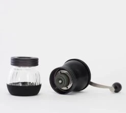 Moulin à Café Manuel HARIO Skerton Plus -Smeg Soldes Boutique skerton plus4