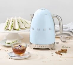 Bouilloire SMEG KLF04PBEU Bleu Azur - Température Réglable + Offre Cadeau -Smeg Soldes Boutique smeg ba 2