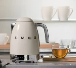 Bouilloire KLF04CREU Température Réglable Crème 1,7 L + Offre Cadeau - SMEG -Smeg Soldes Boutique smeg creme bouilloire