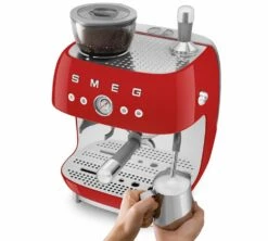 Machine Expresso SMEG EGF03RDEU Rouge Années 50 Avec Moulin Intégré -Smeg Soldes Boutique smeg egf03 rouge 3