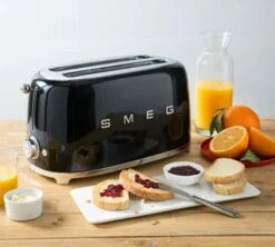 Set Petit-Déjeuner (Toaster - Machine Expresso - Bouilloire) Noir - SMEG -Smeg Soldes Boutique smeg noir 2 tranches 2