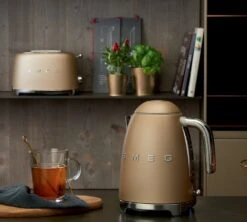 Bouilloire SMEG KLF03CHMEU Or Mat - 1.7L + Offre Cadeau -Smeg Soldes Boutique smeg or mat