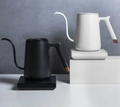 Bouilloire - TIMEMORE - Fish Smart White 60cl 8 Bouilloire - TIMEMORE - Fish Smart White 60cl -Smeg Soldes Boutique timemore kettle6